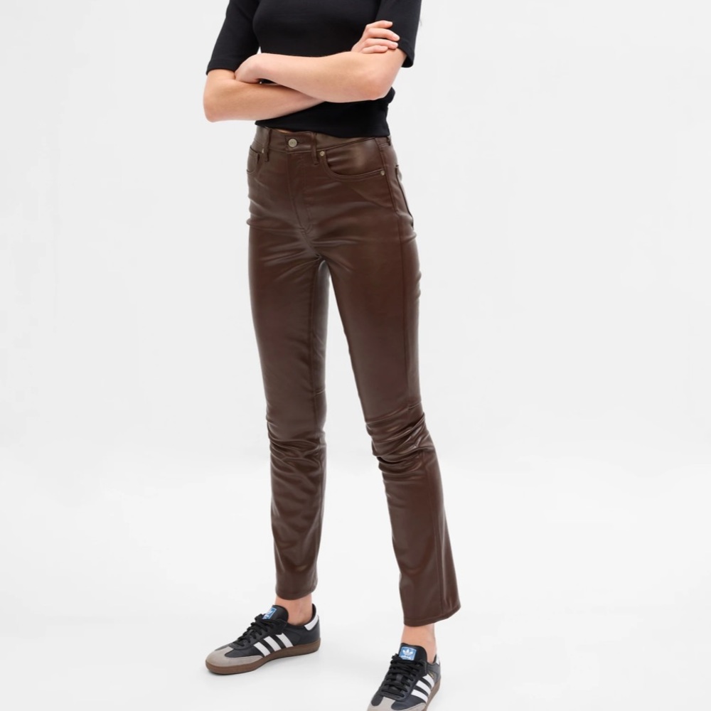 New without tags. Never worn. Vegan leather. Espresso brown.